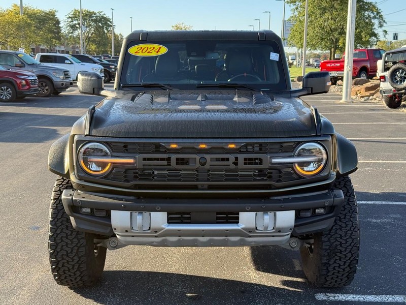 Ford Bronco Vehicle Full-screen Gallery Image 09