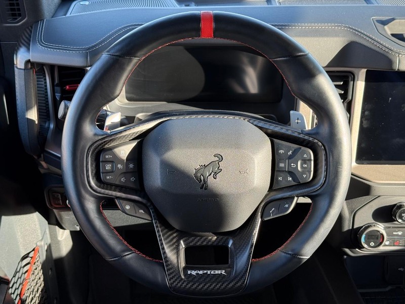 Ford Bronco Vehicle Full-screen Gallery Image 13