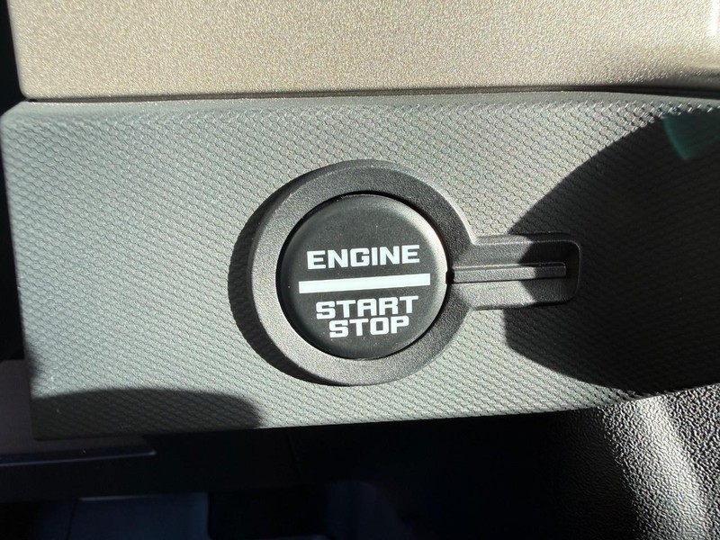 Ford Bronco Vehicle Full-screen Gallery Image 21