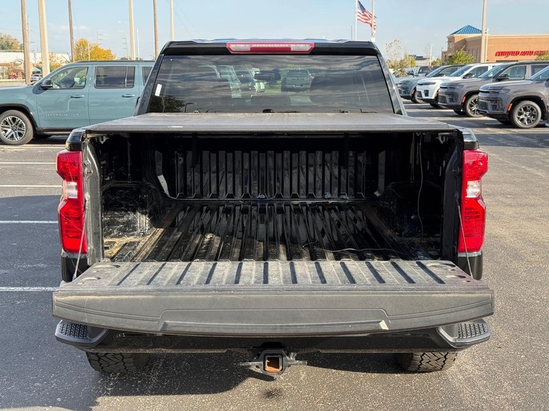 Chevrolet Silverado 1500 Vehicle Full-screen Gallery Image 07
