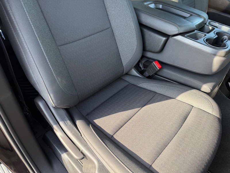 Chevrolet Silverado 1500 Vehicle Full-screen Gallery Image 15