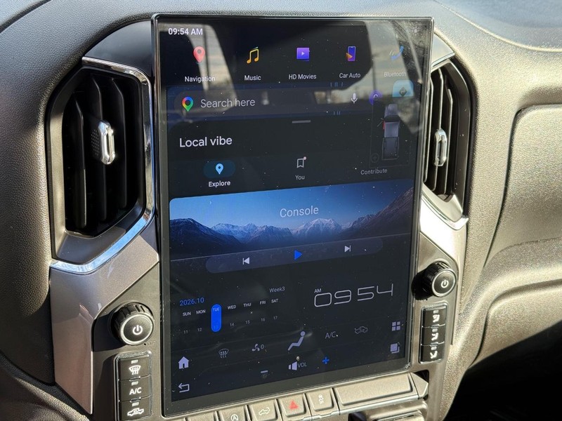 Chevrolet Silverado 1500 Vehicle Full-screen Gallery Image 21