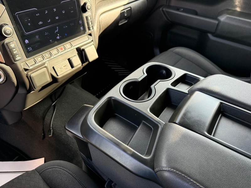Chevrolet Silverado 1500 Vehicle Full-screen Gallery Image 23