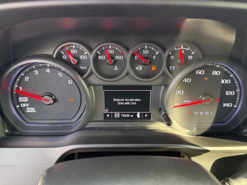 Chevrolet Silverado 1500 Vehicle Full-screen Gallery Image 25