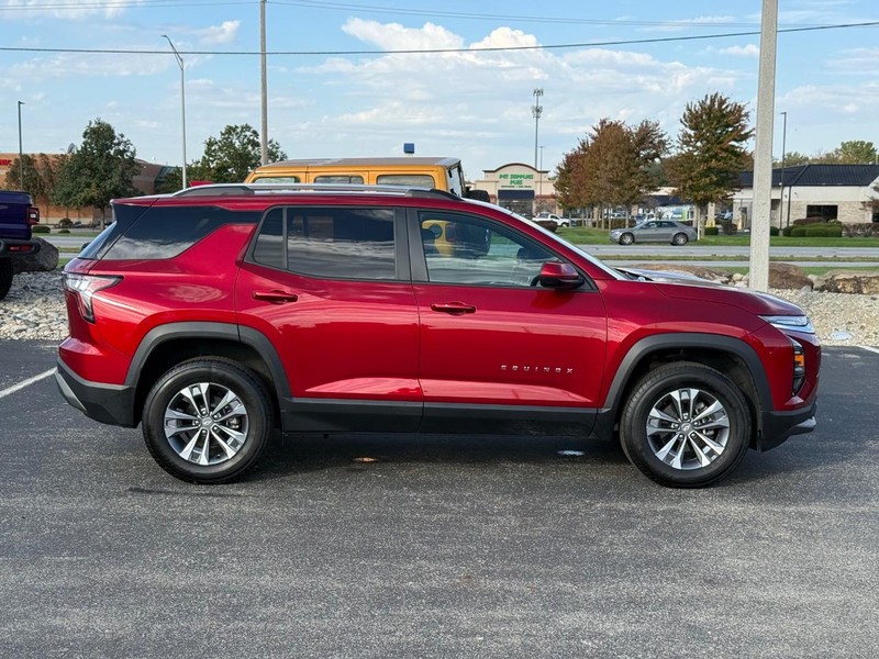 Chevrolet Equinox Vehicle Full-screen Gallery Image 02