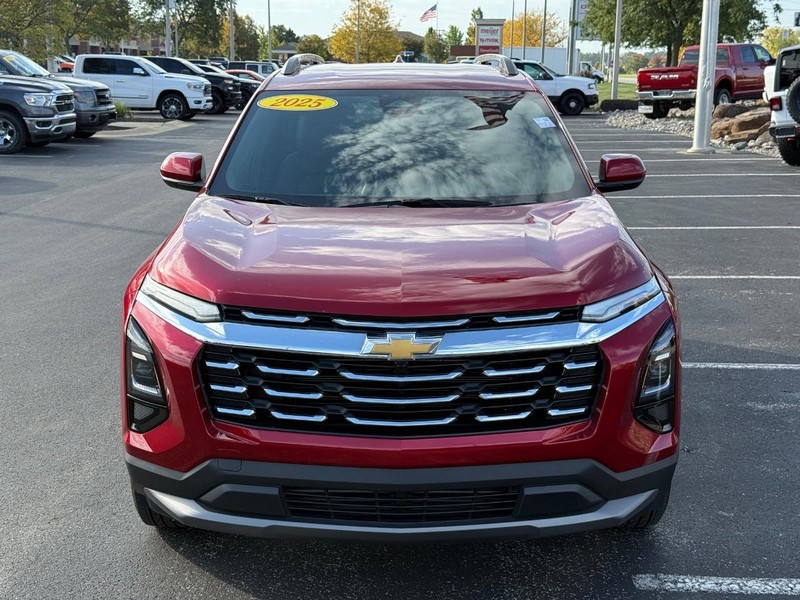 Chevrolet Equinox Vehicle Full-screen Gallery Image 10