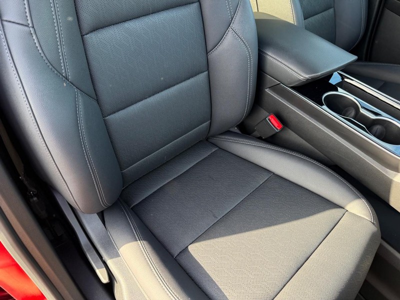 Chevrolet Equinox Vehicle Full-screen Gallery Image 16