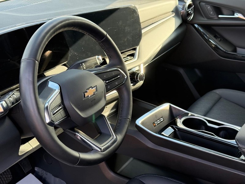 Chevrolet Equinox Vehicle Full-screen Gallery Image 19