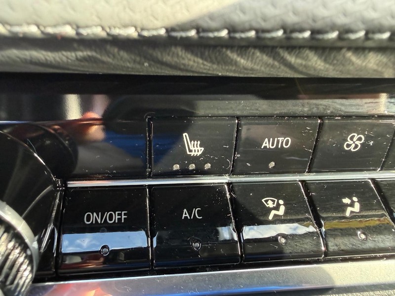 Chevrolet Equinox Vehicle Full-screen Gallery Image 23