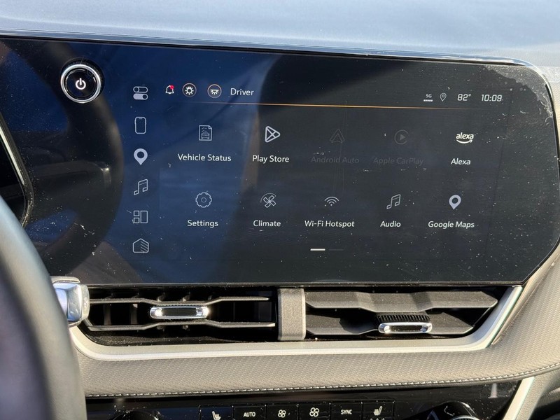 Chevrolet Equinox Vehicle Full-screen Gallery Image 24