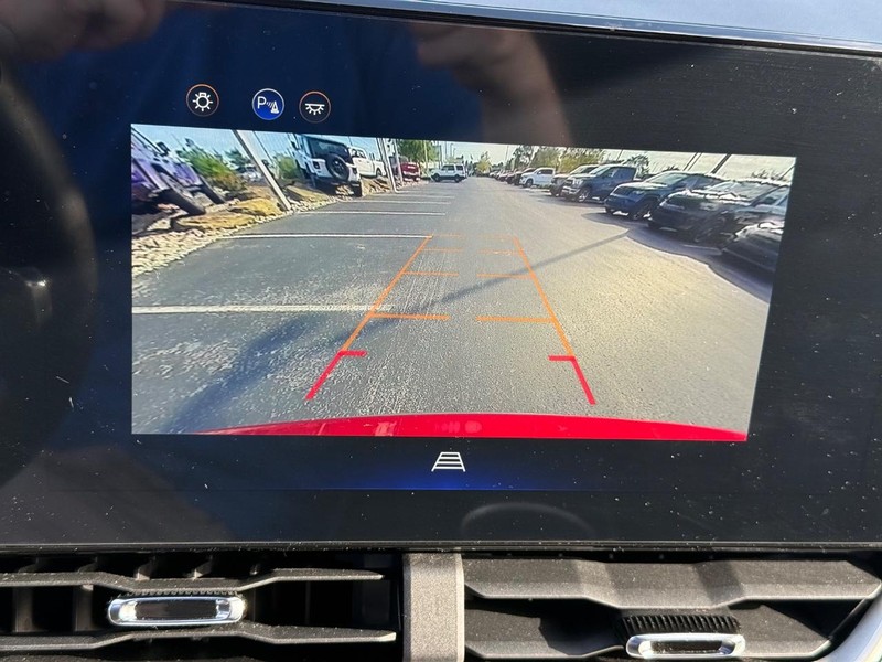 Chevrolet Equinox Vehicle Full-screen Gallery Image 25