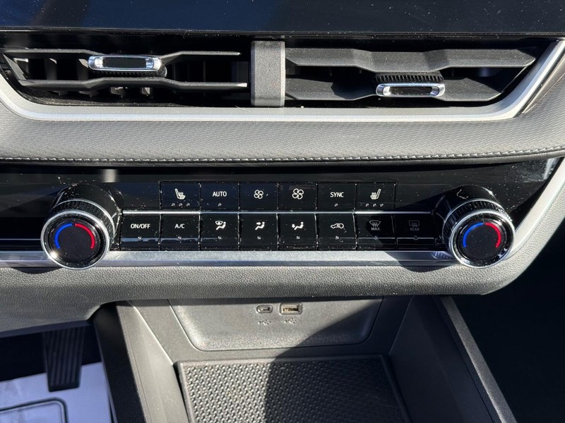 Chevrolet Equinox Vehicle Full-screen Gallery Image 26