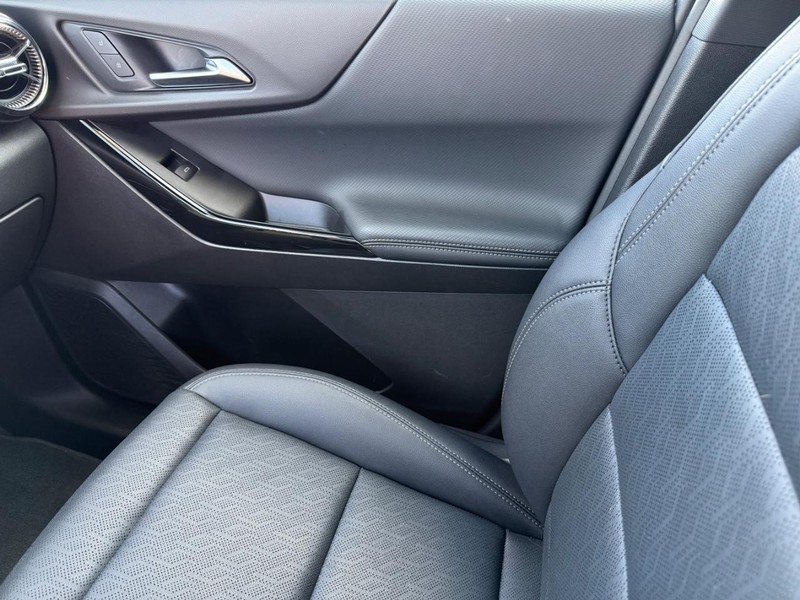 Chevrolet Equinox Vehicle Full-screen Gallery Image 28