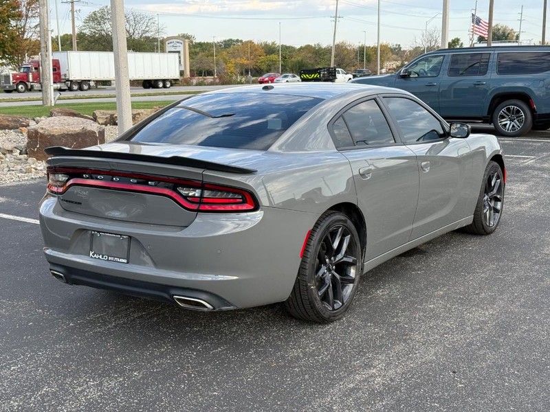 Dodge Charger Vehicle Full-screen Gallery Image 03