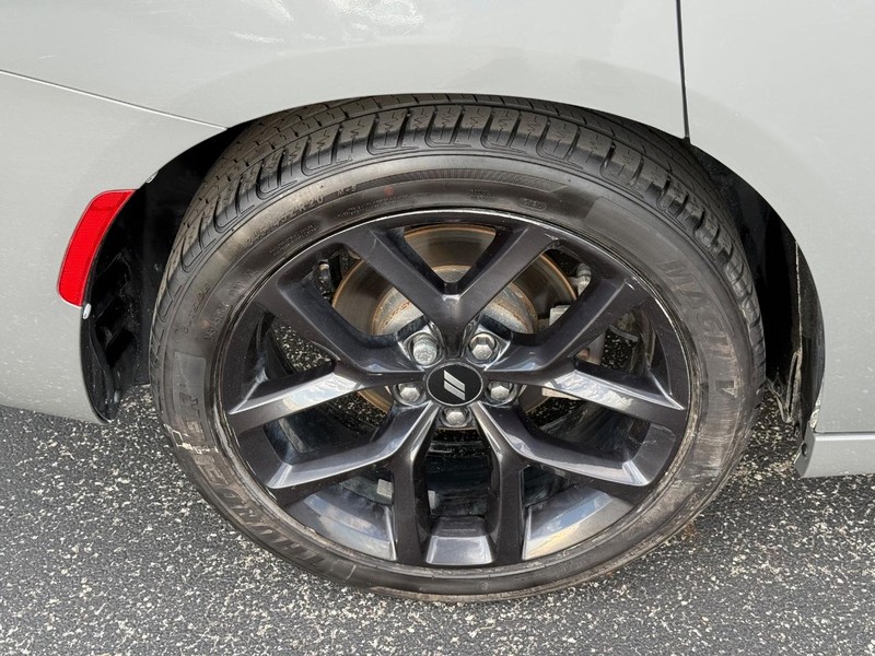 Dodge Charger Vehicle Full-screen Gallery Image 09