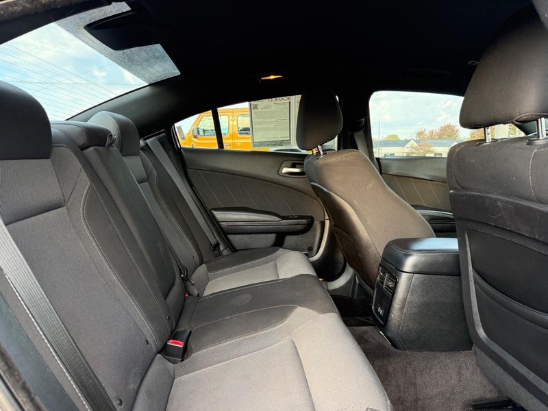 Dodge Charger Vehicle Full-screen Gallery Image 10