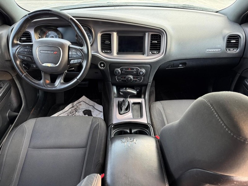 Dodge Charger Vehicle Full-screen Gallery Image 12