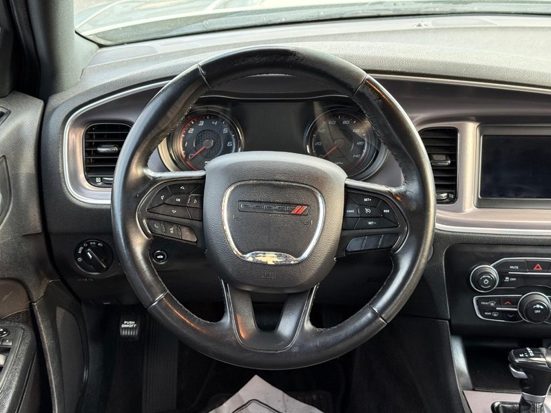Dodge Charger Vehicle Full-screen Gallery Image 13