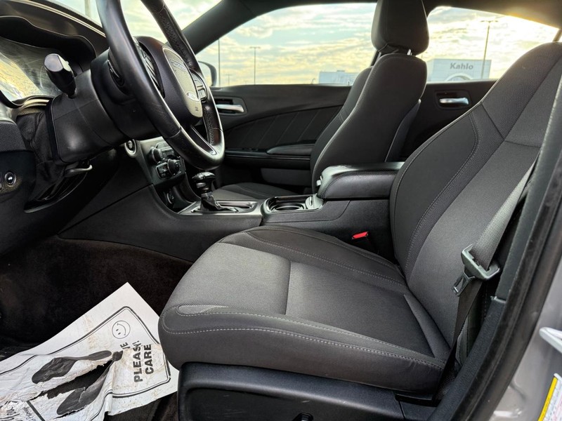 Dodge Charger Vehicle Full-screen Gallery Image 17