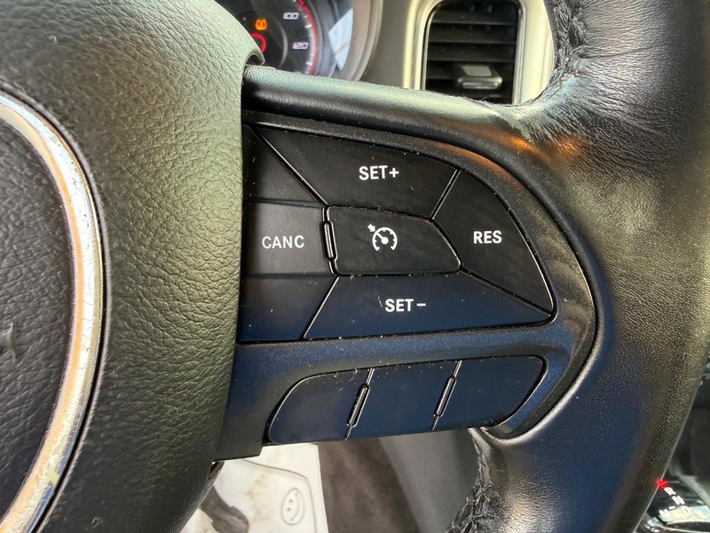 Dodge Charger Vehicle Full-screen Gallery Image 20