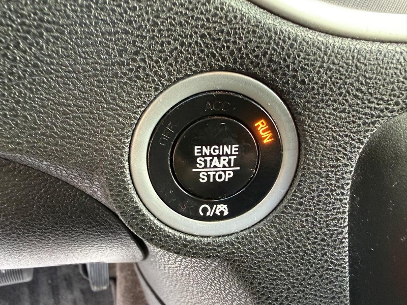 Dodge Charger Vehicle Full-screen Gallery Image 21