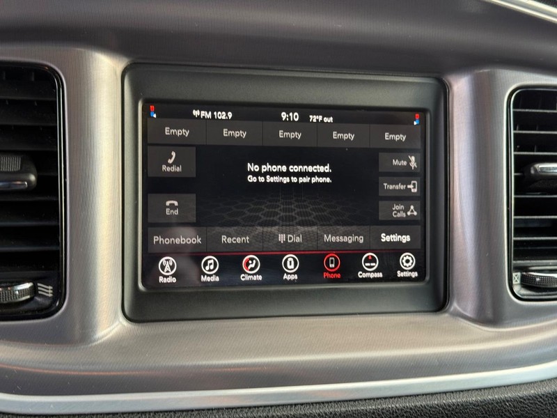 Dodge Charger Vehicle Full-screen Gallery Image 22