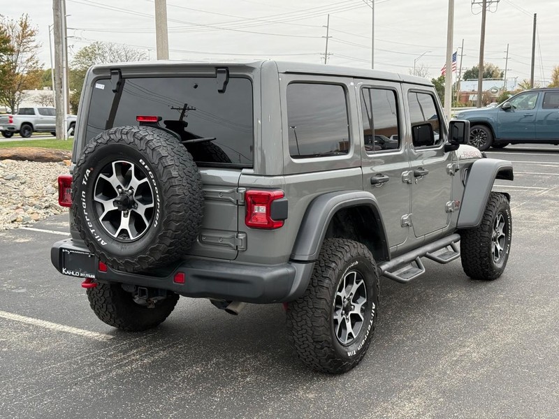Jeep Wrangler Vehicle Full-screen Gallery Image 3