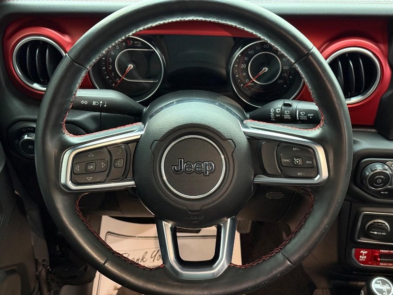 Jeep Wrangler Vehicle Full-screen Gallery Image 13