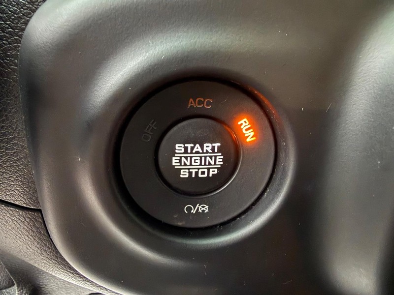 Jeep Wrangler Vehicle Full-screen Gallery Image 21
