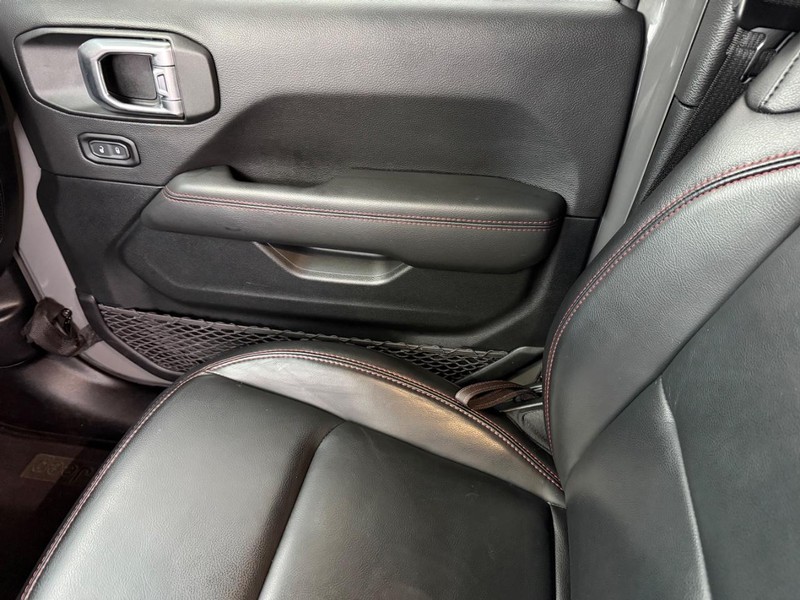 Jeep Wrangler Vehicle Full-screen Gallery Image 27