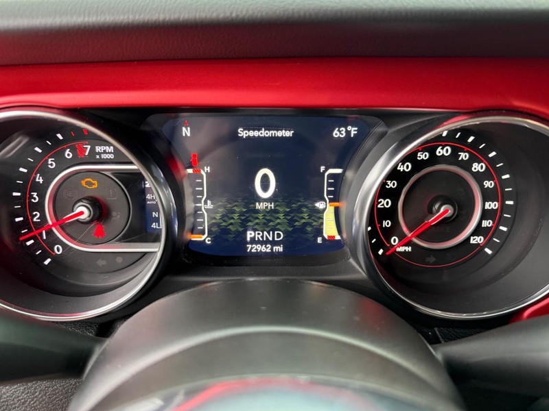 Jeep Wrangler Vehicle Full-screen Gallery Image 28