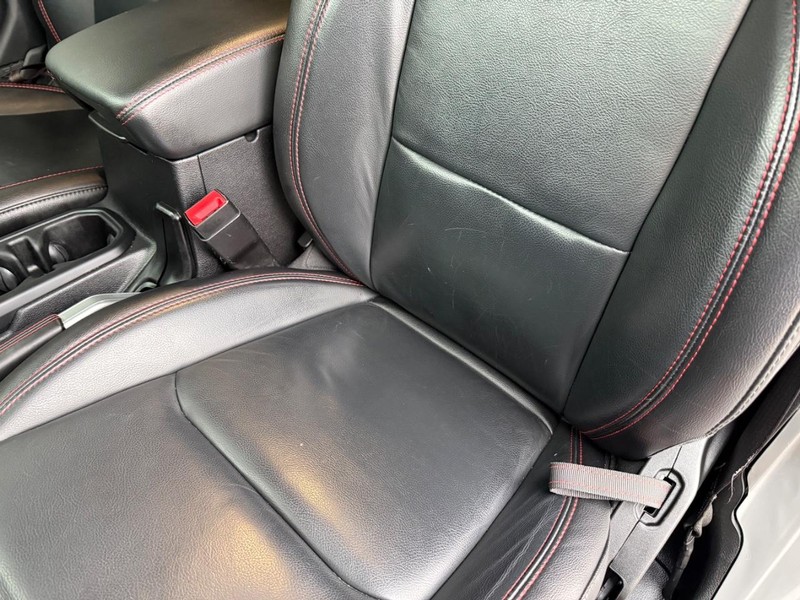 Jeep Wrangler Vehicle Full-screen Gallery Image 30