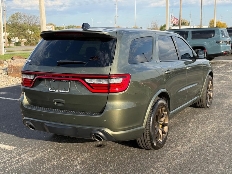 Dodge Durango Vehicle Full-screen Gallery Image 3