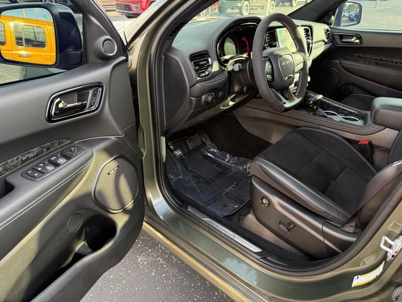 Dodge Durango Vehicle Full-screen Gallery Image 19