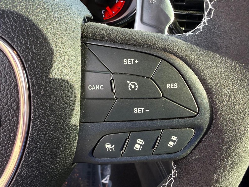 Dodge Durango Vehicle Full-screen Gallery Image 23