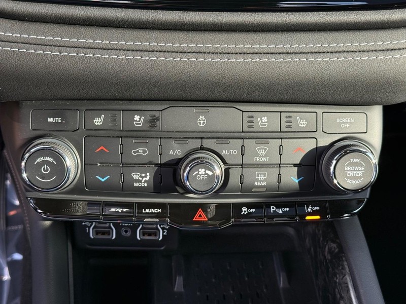 Dodge Durango Vehicle Full-screen Gallery Image 28