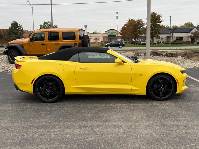 Chevrolet Camaro Vehicle Full-screen Gallery Image 02
