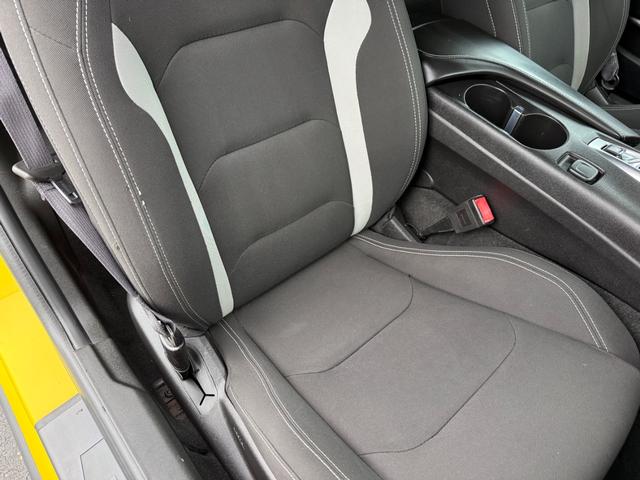 Chevrolet Camaro Vehicle Full-screen Gallery Image 12