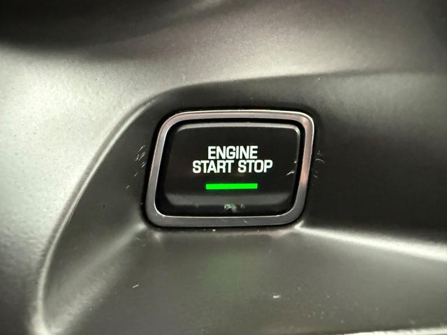 Chevrolet Camaro Vehicle Full-screen Gallery Image 19