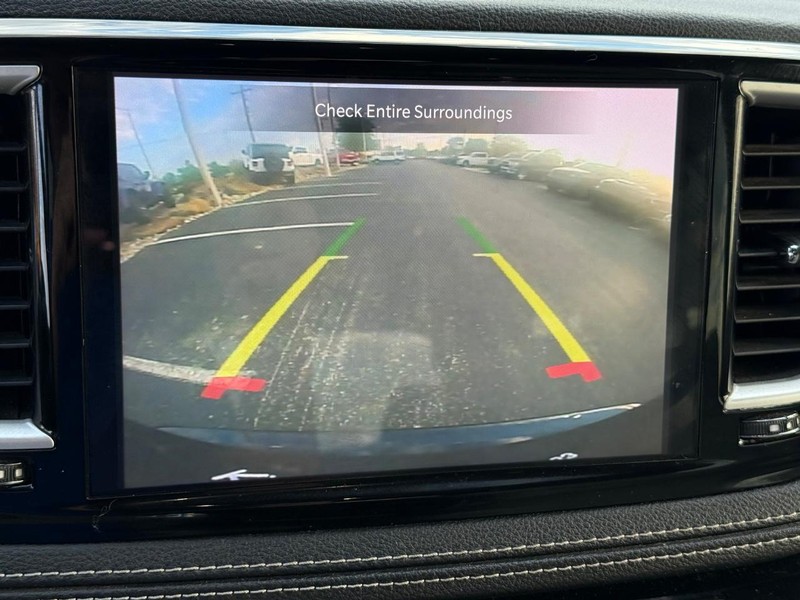 Chrysler Pacifica Vehicle Full-screen Gallery Image 26