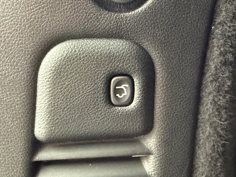 Dodge Durango Vehicle Full-screen Gallery Image 08