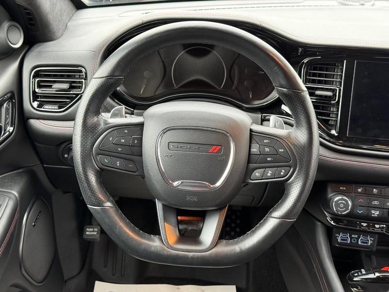 Dodge Durango Vehicle Full-screen Gallery Image 16