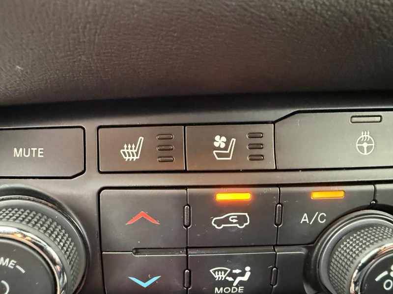 Dodge Durango Vehicle Full-screen Gallery Image 25