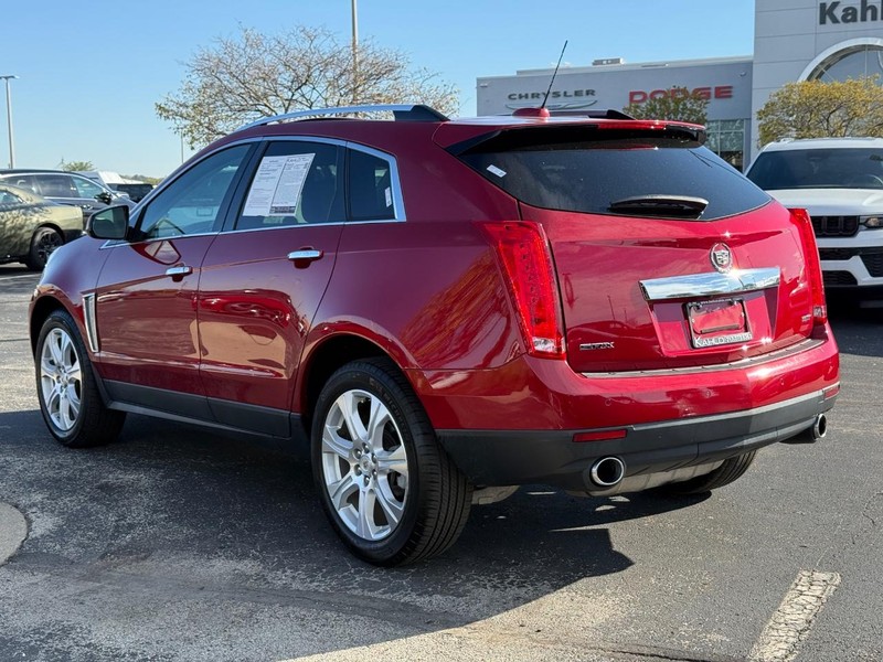 Cadillac SRX Vehicle Full-screen Gallery Image 05