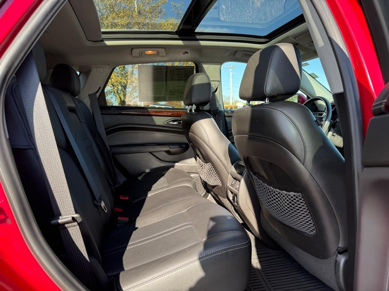Cadillac SRX Vehicle Full-screen Gallery Image 11
