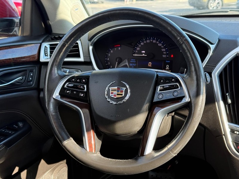 Cadillac SRX Vehicle Full-screen Gallery Image 14