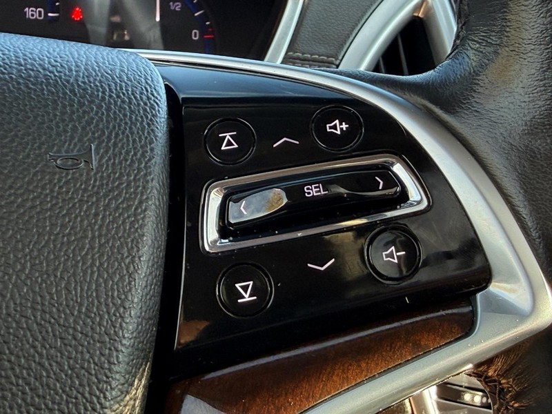 Cadillac SRX Vehicle Full-screen Gallery Image 23