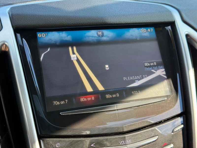 Cadillac SRX Vehicle Full-screen Gallery Image 26