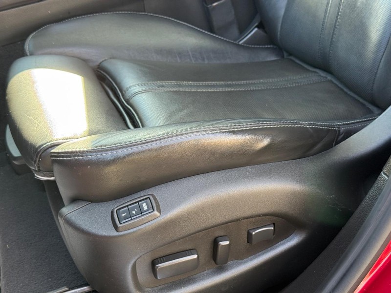 Cadillac SRX Vehicle Full-screen Gallery Image 32