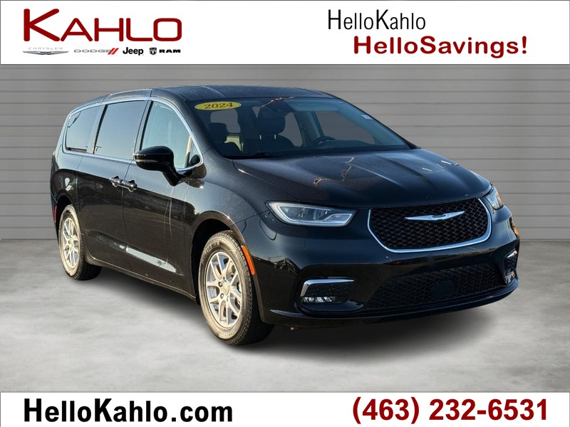 Chrysler Pacifica Vehicle Full-screen Gallery Image 01